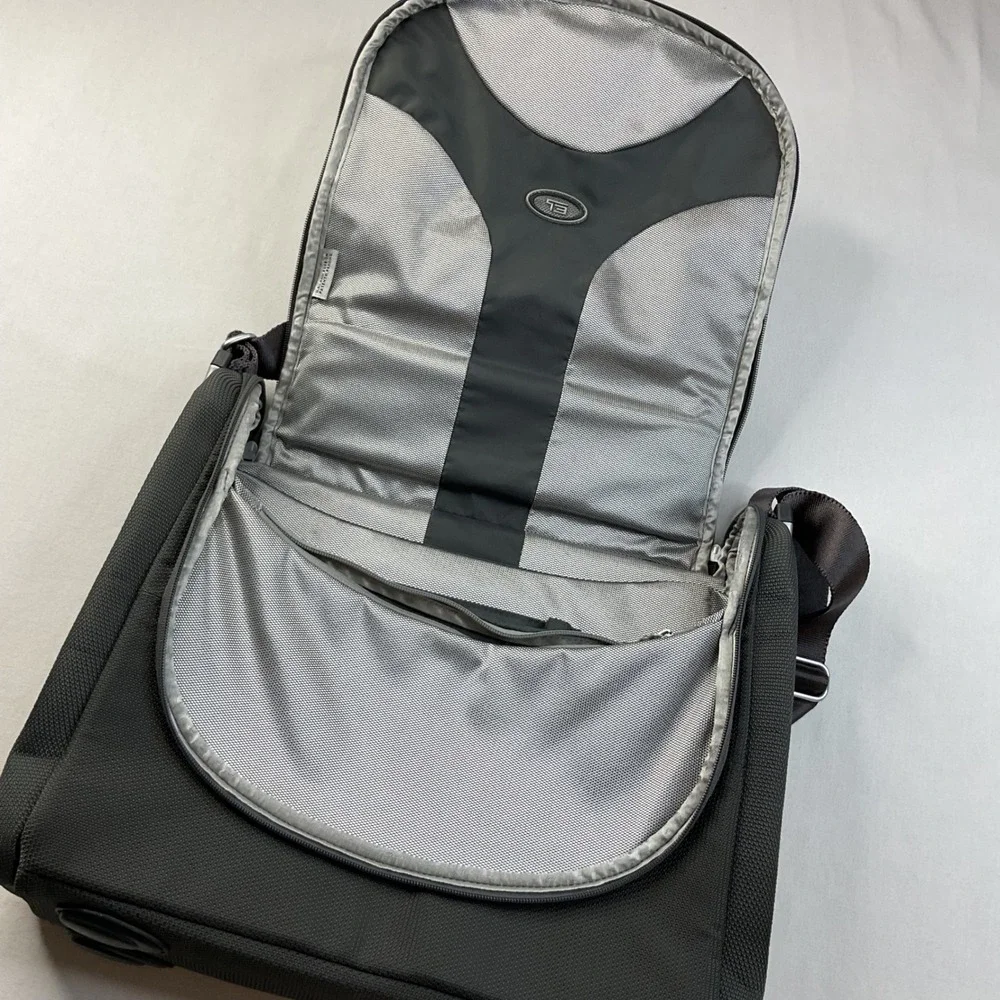 Tumi T3 Ballistic Nylon Messenger Bag Charcoal Gray Laptop Travel Briefcase